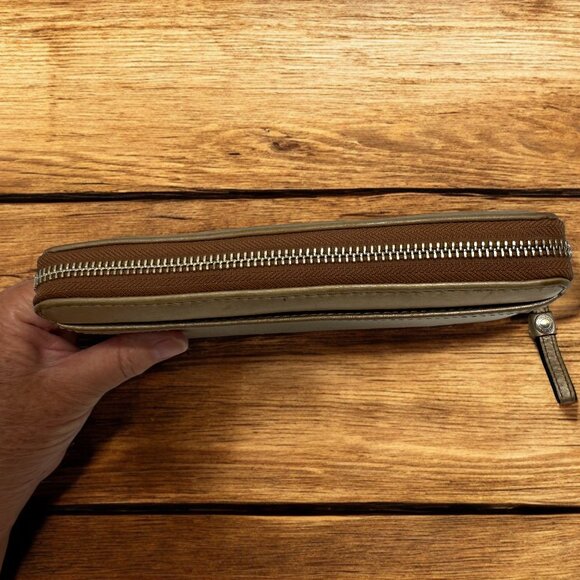 Coach Pale Metallic Gold Zip Around Vintage Leather Wallet - Picture 4 of 13